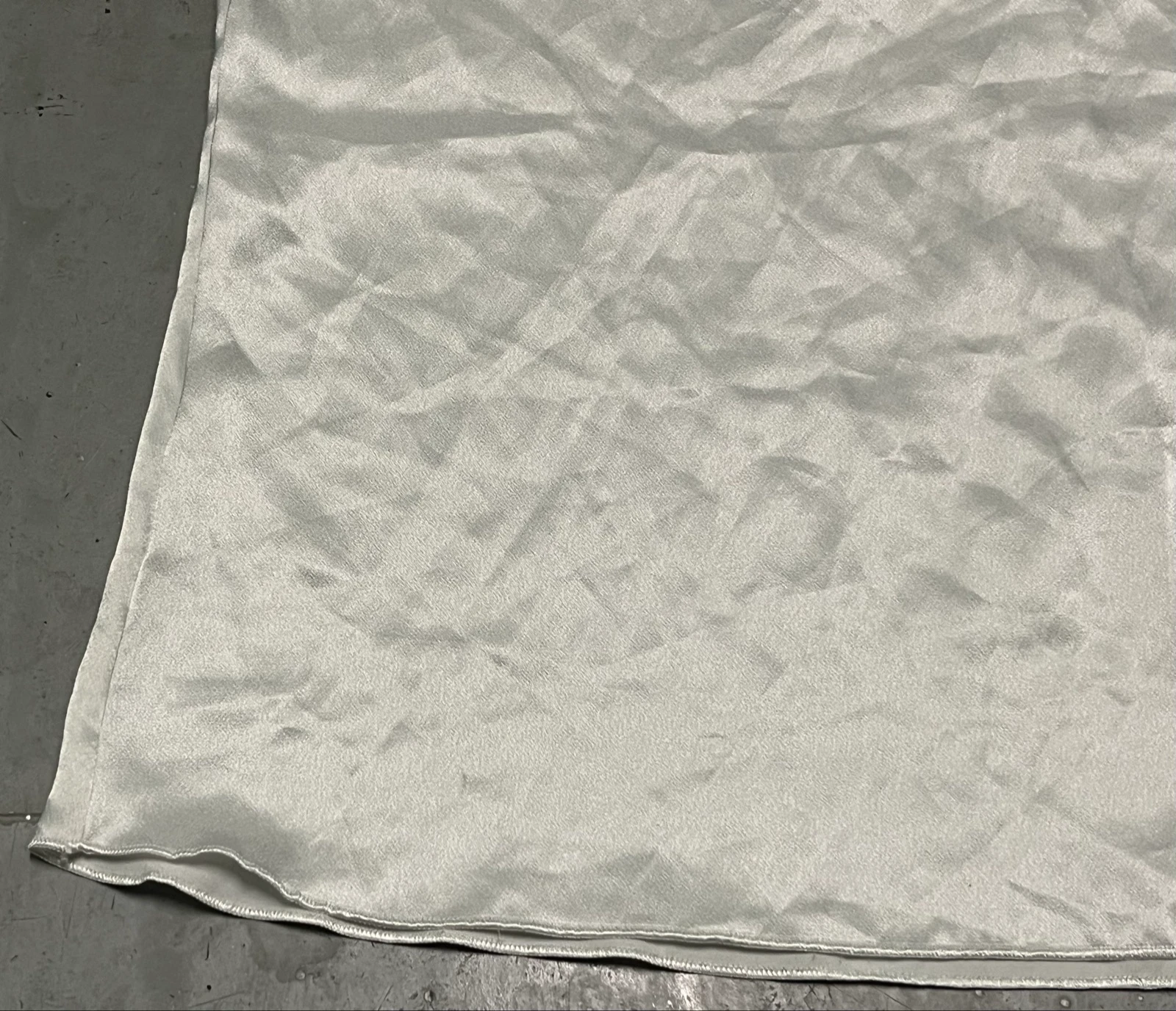 Top lencero satén blanco con tirantes  – photo 18